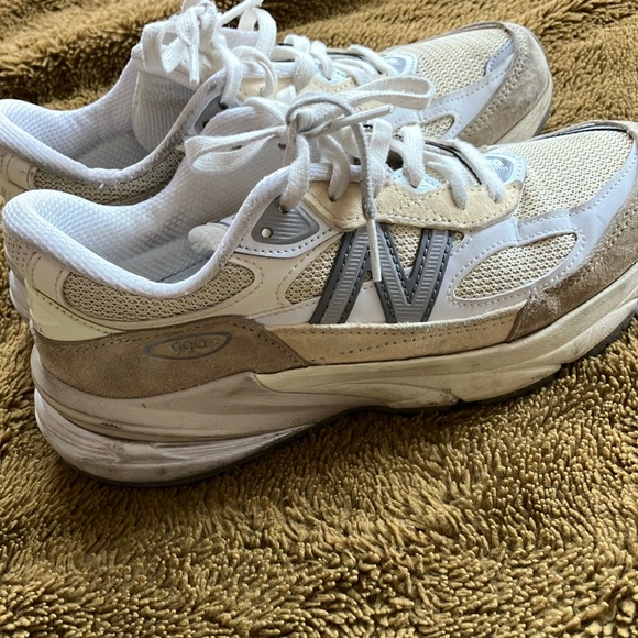 Nb 990 - Picture 1 of 4